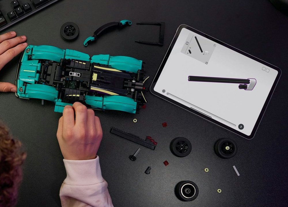 LEGO 42208 Technic Aston Martin Valkyrie dziecko buduje zestaw zdolności manualne rozwój dziecka koordynacja umiejętności wyobraźnia