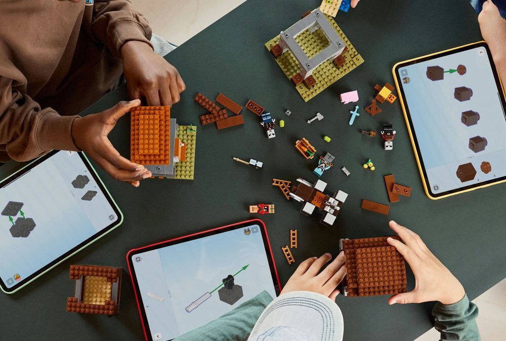 LEGO 21278 Minecraft Kryjówka rozbójników i dewastatorów dziecko buduje zestaw zdolności manualne rozwój dziecka koordynacja umiejętności wyobraźnia