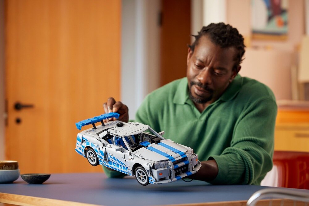 LEGO 42210 Technic 2 Fast 2 Furious Nissan Skyline GT-R (R34) 12 cm wysokości, 41 cm długości i 18 cm szerokości
