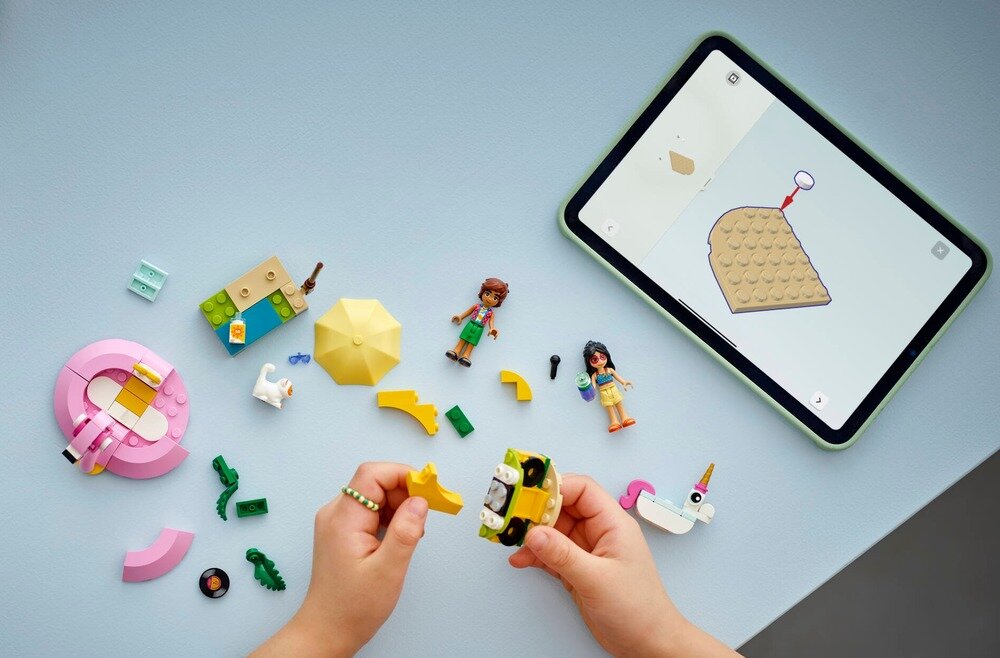 LEGO 42658 Friends Impreza na basenie z jednorożcem i flamingiem relaks spędzanie czasu kreatywne myślenie koordynacja
