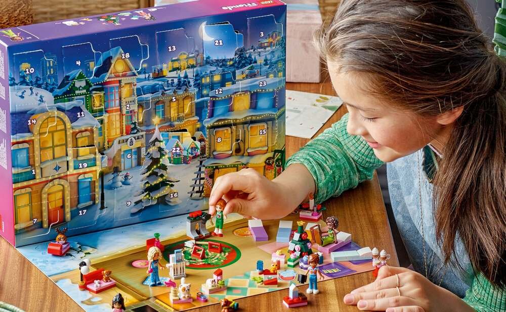 LEGO 42668 Friends Kalendarz adwentowy na 2025 rok zdolności manualne rozwój dziecka koordynacja umiejętności wyobraźnia 
 