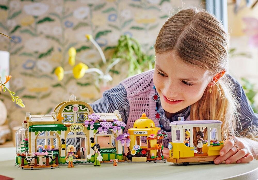 LEGO 42671 Friends Zielona kawiarnia i kwiaciarnia cztery minilaleczki elementy opis konstrukcji wiek
 