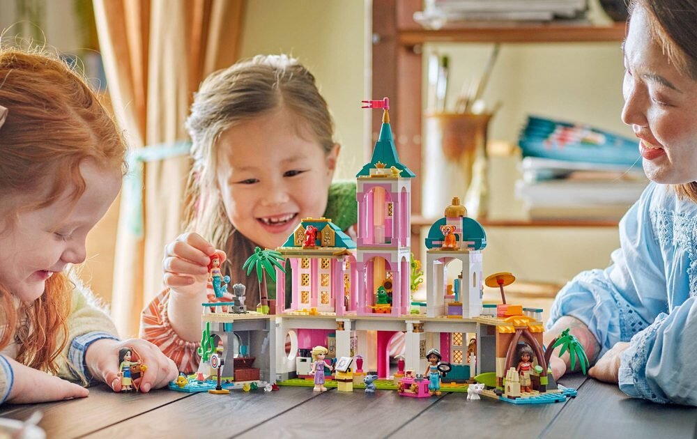 LEGO 43267 Disney Princess Zamek księżniczek i królewskie zwierzaki elementy opis konstrukcji wiek