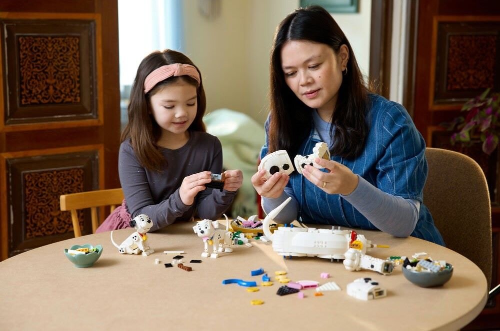 LEGO 43271 Disney Classic 101 dalmatyńczyków - Szczeniaczki Szczęściarz i Penny pomysł na prezent kolekcja seria