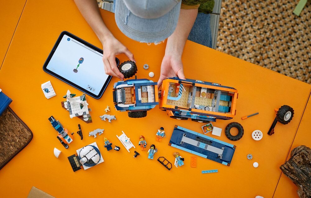 LEGO 60471 City Ciężarówka z laboratorium arktycznej odkrywczyni zdolności manualne rozwój dziecka koordynacja umiejętności wyobraźnia