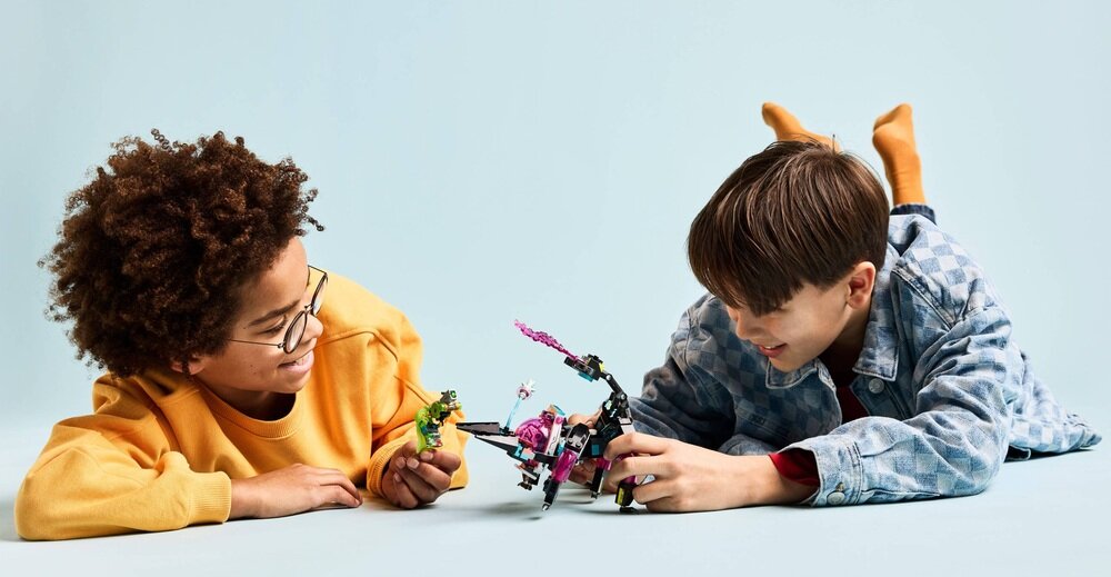 LEGO 71495 DREAMZzz Mateo kontra mech Cybermózgowca przebudowa na mecha Cybermózgowca lub mecha-skorpiona Minifigurka Mateo, z Z-Blobem jako ochronną peleryną