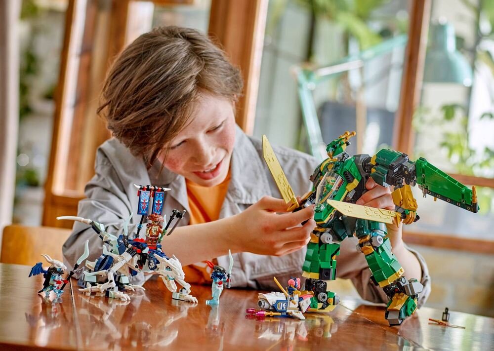 LEGO 71845 Ninjago Odrzutowy mech Lloyda ruchome nogi i ręce dwa duże miecze