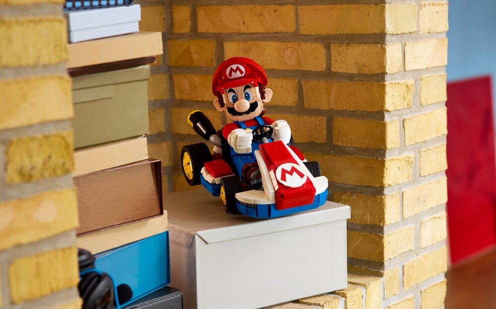 LEGO 72037 Super Mario Mario Kart: Mario i Standard Kart podstawka ozdoba
