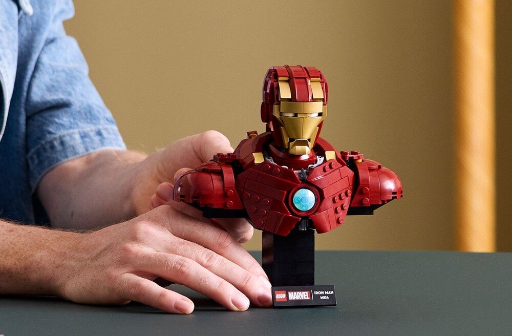 LEGO 76327 Marvel Popiersie Iron Mana MK4 Figurka 17 cm wysokości, 17 cm szerokości i 8 cm głębokości