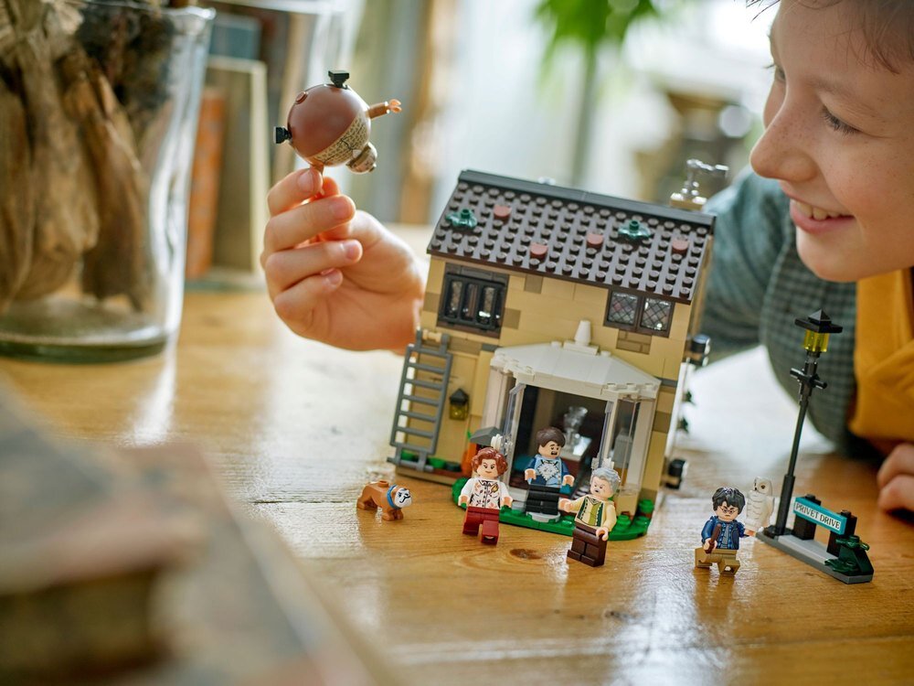 LEGO 76451 Harry Potter Privet Drive: Wizyta ciotki Marge 16 cm wysokości, 31 cm szerokości i 12 cm głębokości