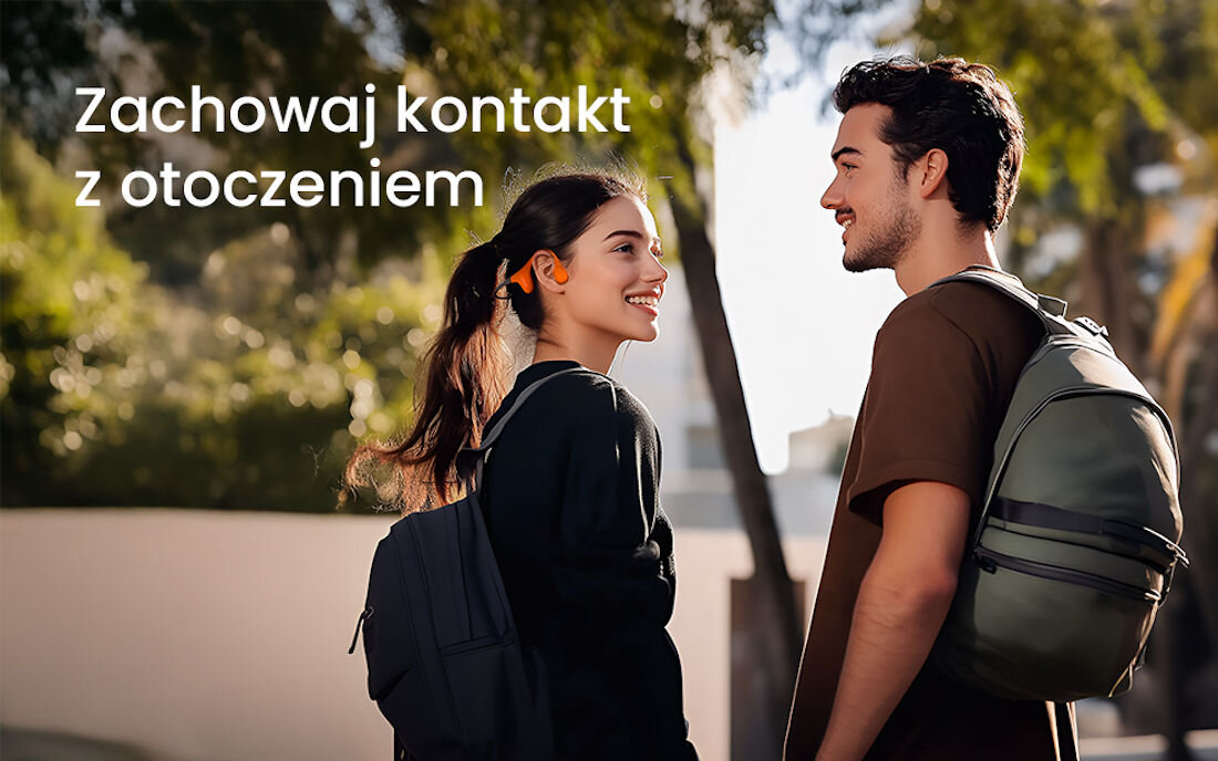 Słuchawki MOJAWA Aerra - Uszy zawsze pozostają wolne, otwarta konstrukcja, osoby stojące na świeżym powietrzu