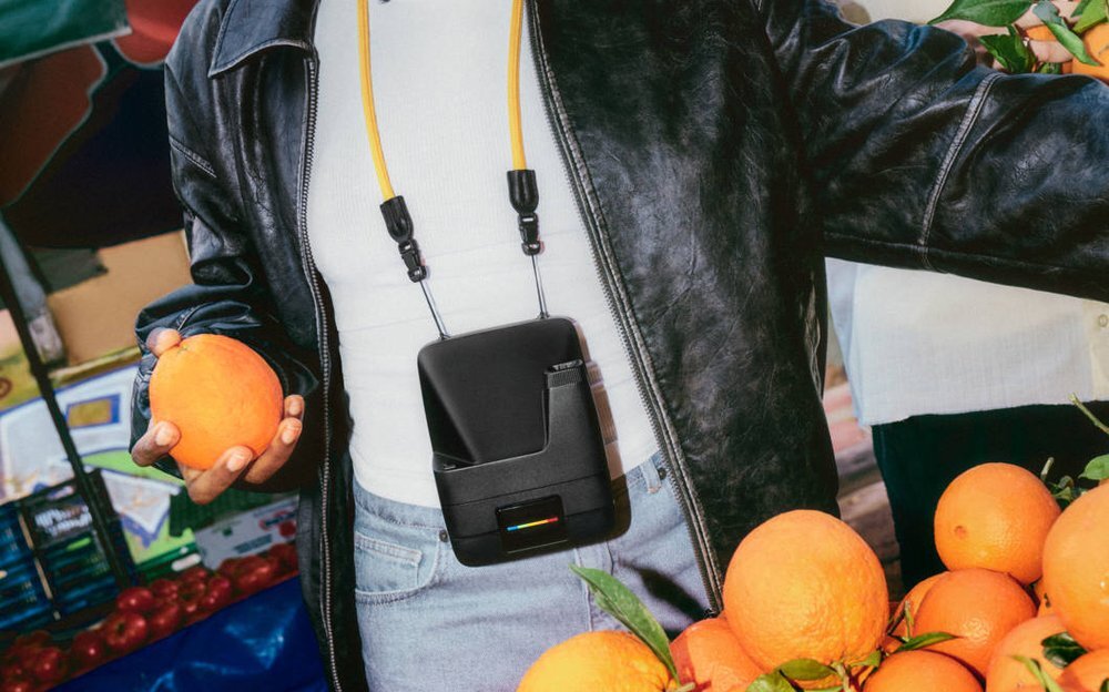 Aparat natychmiastowy POLAROID Flip lekki i odporny dzięki obudowie ABS i PC