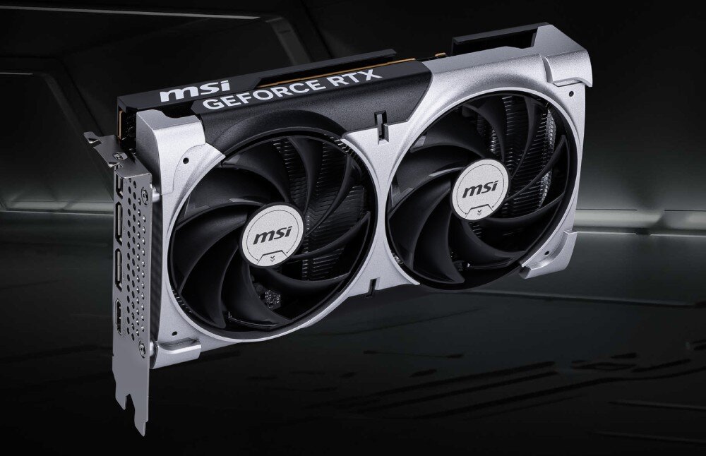 Karta graficzna MSI GeForce RTX 5060 Ventus 2X OC 8GB Karta graficzna widoczna z góry i z przodu, prezentująca dwa wentylatory oraz logo 'MSI' i 'GEFORCE RTX' na górnej krawędzi, architektura, układ graficzny, taktowanie, rdzenie CUDA