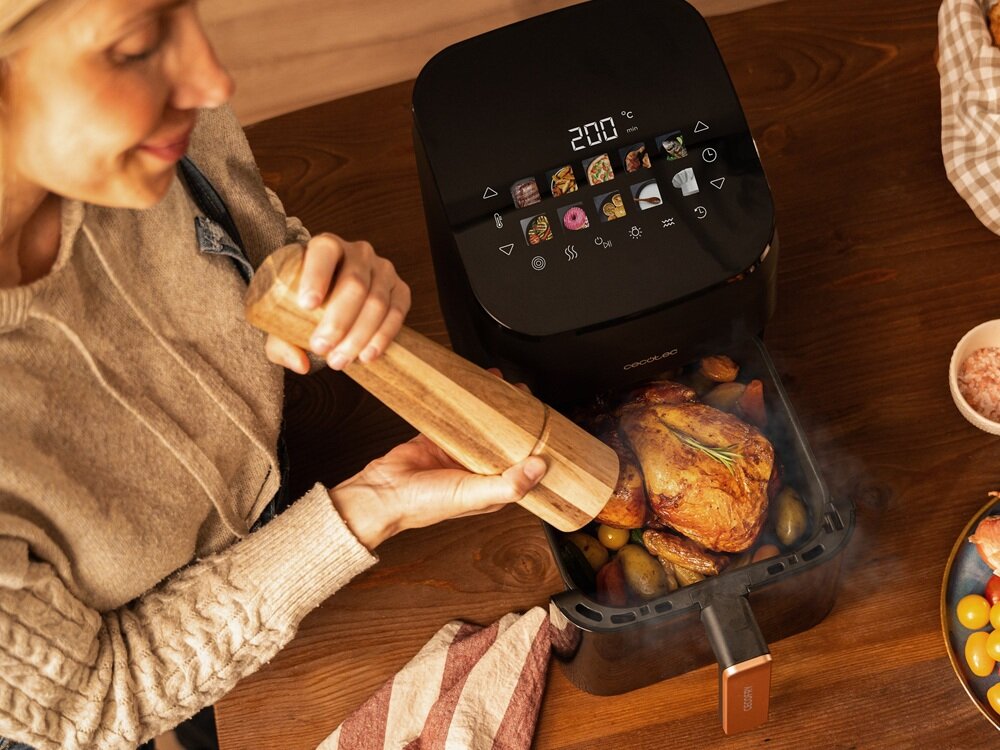 Air Fryer Frytkownica beztłuszczowa CECOTEC Cecofry&Grill Smoking 6500 3 w 1 z ukrytym grillem i wędzarnią bogaty zestaw, kosz do smażenia, rusz do grillowania, pojemnik na wiórki, gotowy od razu do pracy