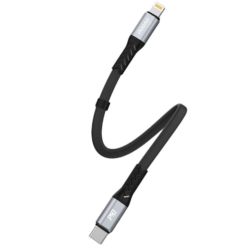 Czarny kabel z końcówkami Lightning i USB-C, z widocznymi napisami \'DUDAO\' i \'PD 20W\'. Kabel ma plecioną osłonę i metalowe wykończenia przy złączach.