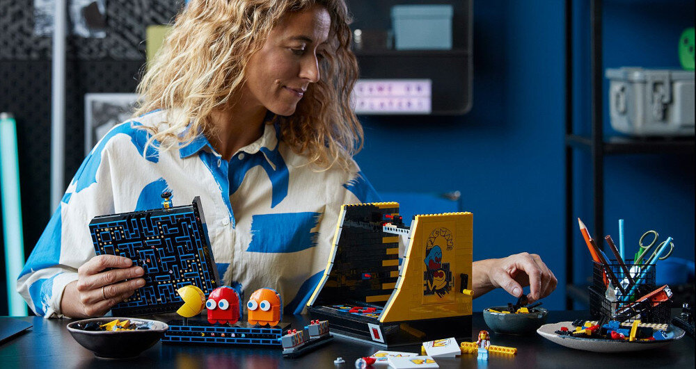 KLOCKI LEGO ICONS AUTOMAT DO GRY PAC-MAN 10323 zestaw na prezent LEGO Builder aplikacja instrukcja