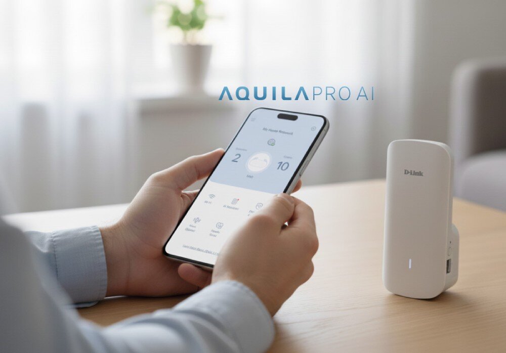 Wzmacniacz sieci D-LINK E30 Aquila Pro AI AX3000 Osoba trzymająca w dłoni smartfon z włączoną aplikacją siedzi przy drewnianym stole, obok na blacie stoi białe urządzenie sieciowe, nad nim napis 'AQUILA PRO AI', aplikacja, konfiguracja