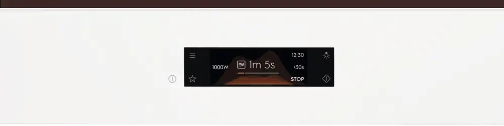 Panel sterowania kuchenki mikrofalowej z wyświetlaczem pokazującym czas 1m 5s, moc 1000W oraz przyciski funkcyjne takie jak STOP i +30s.