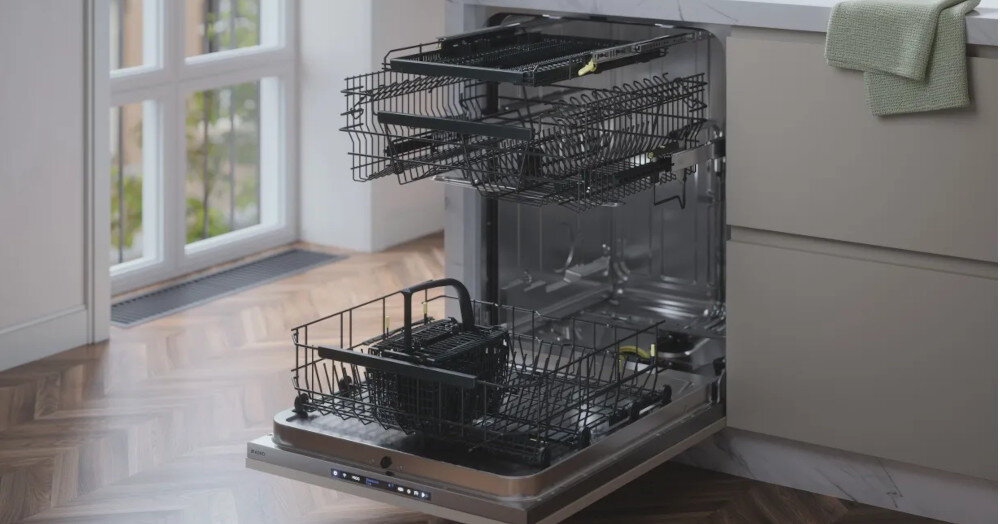 ZMYWARKA ASKO DFI544H/1 lifestyle szafki kuchnia zabudowa otwarta kosze bez załadunku 3 poziomy koszy wnętrze załadunek