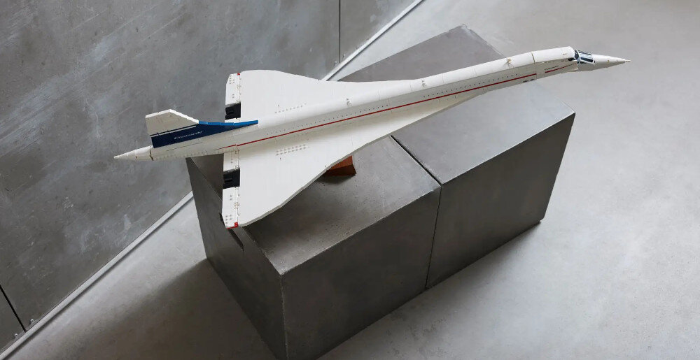 KLOCKI LEGO ICONS CONCORDE 10318 detale elementy realistyczne przód funkcje