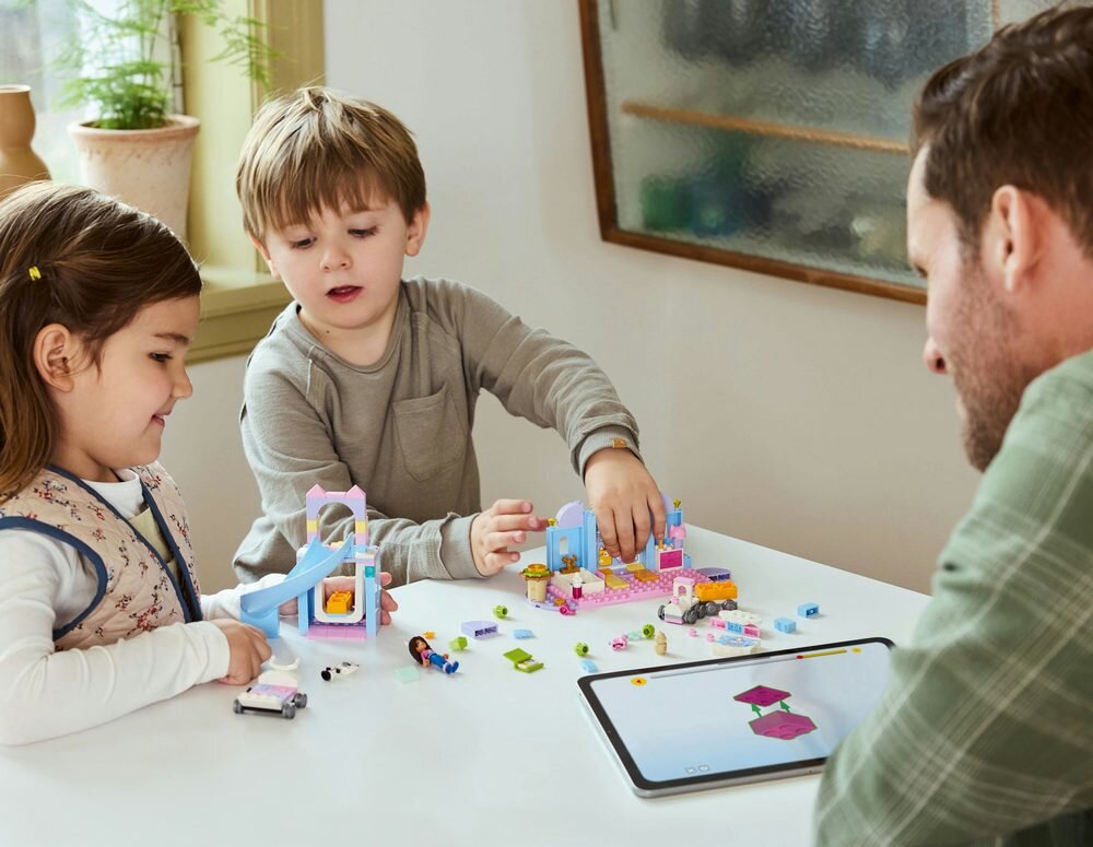 LEGO 10796 Gabby-s Dollhouse Kiciklubik Uszko Gabi umiejętności