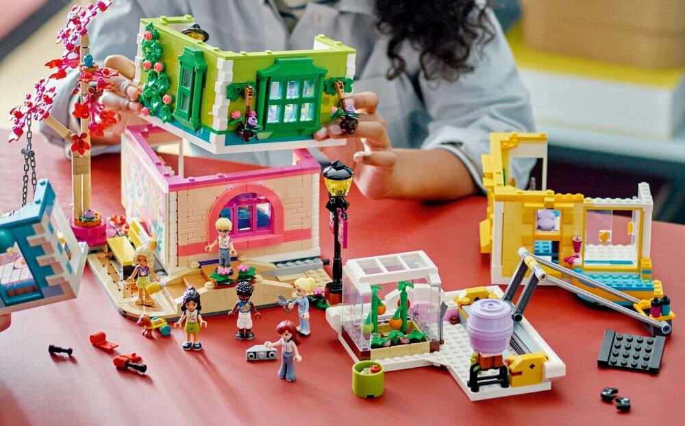LEGO Friends Dom kultury w Heartlake 41748 klocki elementy zabawa łączenie figurki akcesoria figurka zestaw