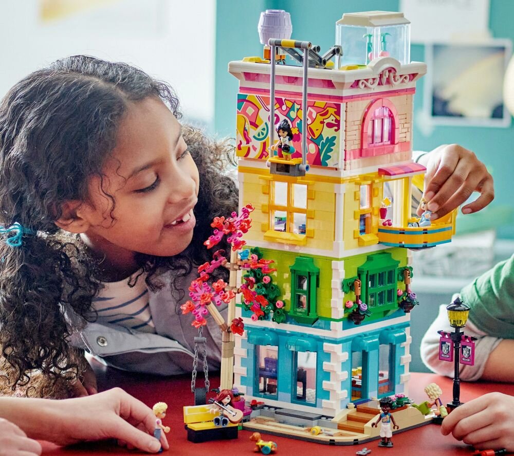 LEGO Friends Dom kultury w Heartlake 41748 klocki elementy zabawa łączenie figurki akcesoria figurka zestaw