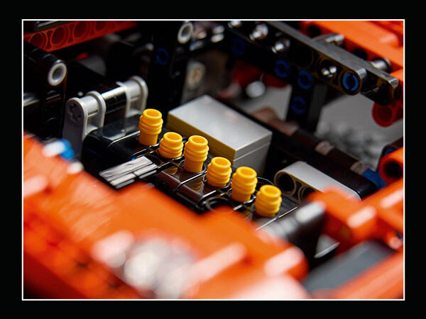 Sześciocylindrowy rzędowy silnik tłokowy