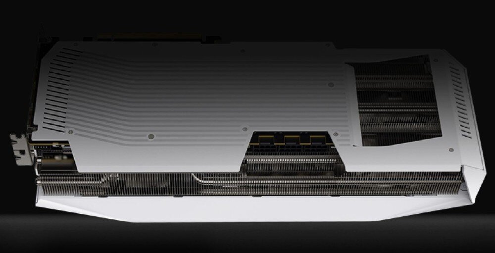 Karta graficzna XFX Mercury Radeon RX 9070 XT OC RGB White Magnetic Air Edition 16GB Widok z boku na kartę graficzną w białej obudowie z widocznymi radiatorami i ciepłowodami, obudowa, wygląd