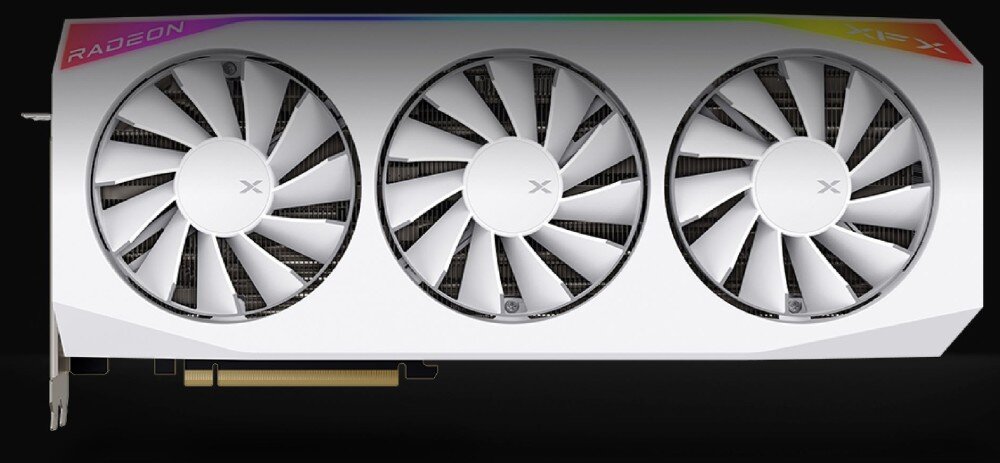 Karta graficzna XFX Mercury Radeon RX 9070 XT OC RGB White Magnetic Air Edition 16GB Frontalny widok na kartę graficzną z trzema dużymi wentylatorami w białej obudowie, na czarnym tle, chłodzenie, wentylacja, radiator