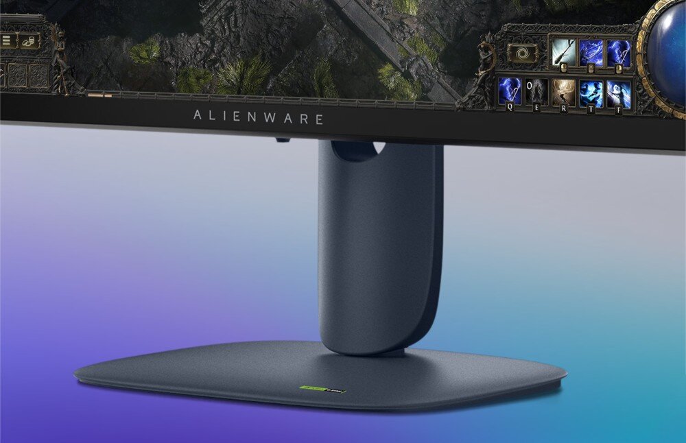 Monitor DELL Alienware AW2725DM Bliskie ujęcie na dolną część monitora, szeroką stopę podstawy oraz napis na dolnej ramce ekranu