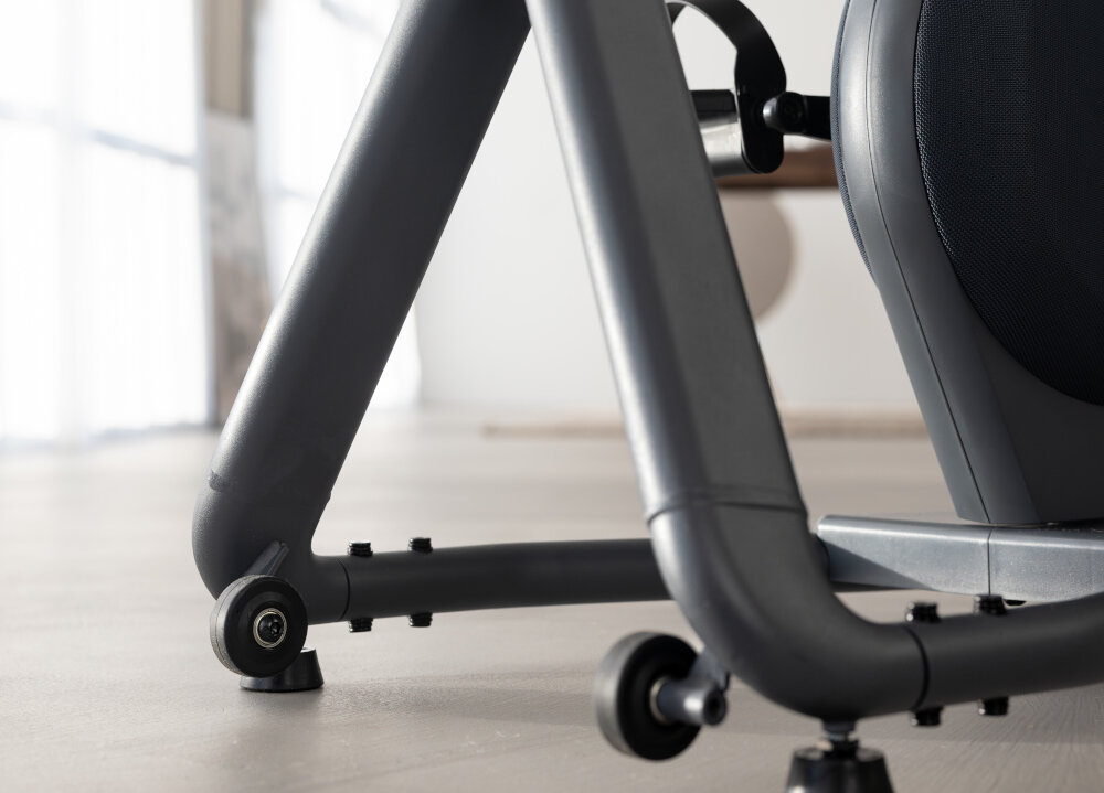 Rower indukcyjny KETTLER Hoi Tour+ Szary swietna jakosc wykonania minimalistyczny wyglad panele boczne z tkaniny odporna na zabrudzenia rolki waga maszyny 53 kg