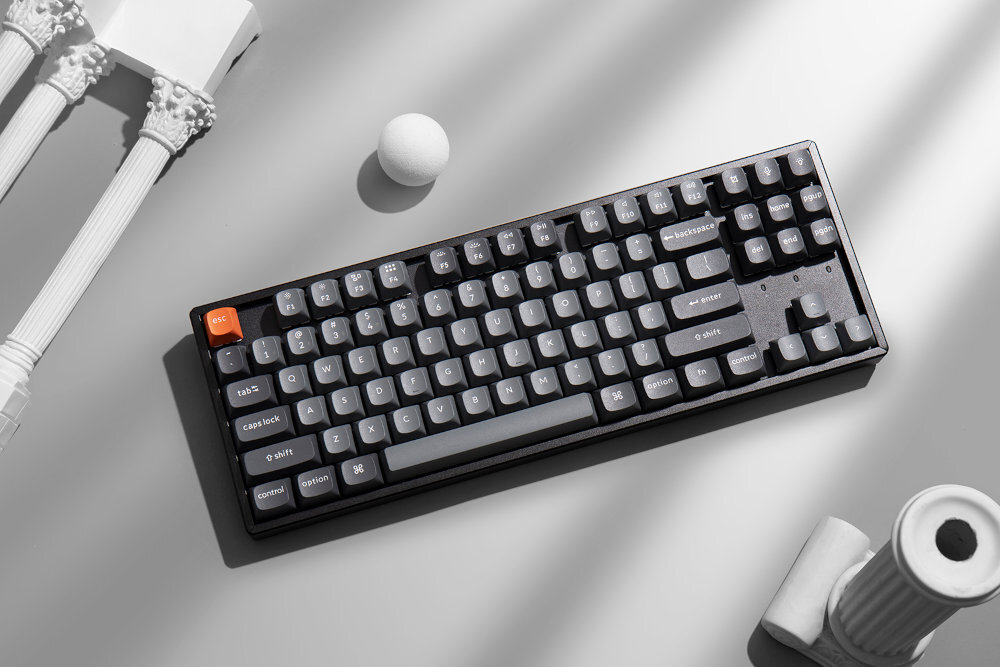 Keychron K8 Max klawiatura mechaniczna trzy tyby połączenia możliwość personalizacji dedykowanemu oprogramowaniu Solidna konstrukcja