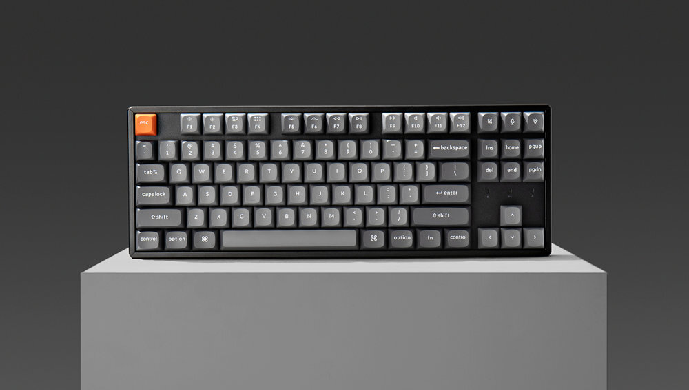 Keychron K8 Max podświetlenie RGB różnych trybów oświetlenia regulacji jasności wygodę użytkowania w słabo oświetlonych pomieszczeniach