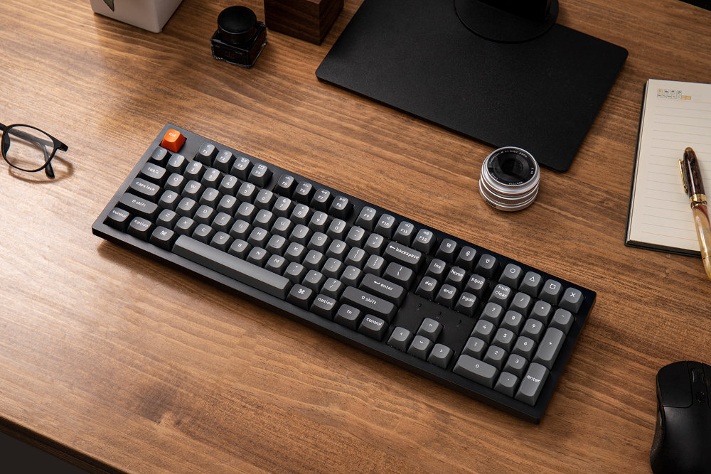 KEYCHRON K10 Max klawiatura na biurku notes długopis mysz
