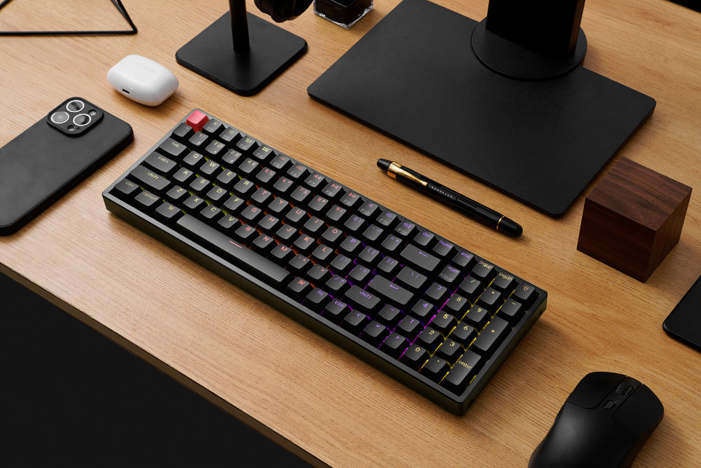 KEYCHRON K4 v3 otwarte oprogramowanie QMK konfiguracja klawiatury Keychron Launcher przeglądarce zmieniać funkcje klawiszy, ustawiać makra modyfikować efekty RGB
