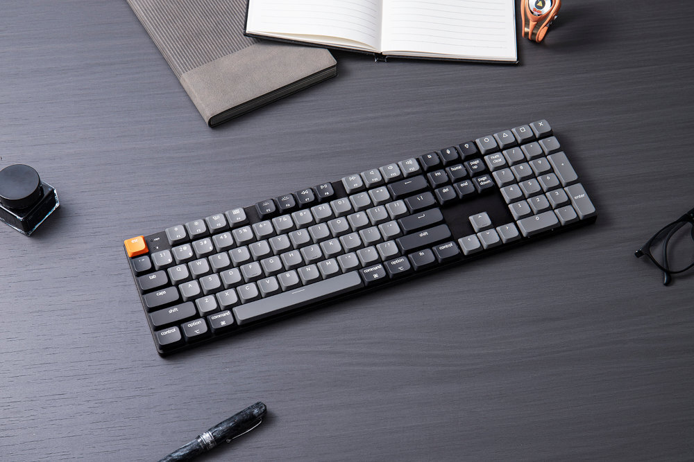 KEYCHRON K5 2,4 GHz z odświeżaniem 1000 Hz Bluetooth 5.1 (do 3 urządzeń) USB-C kabla USB-C/USB-A urządzeniami mobilnymi odbiornik USB-A