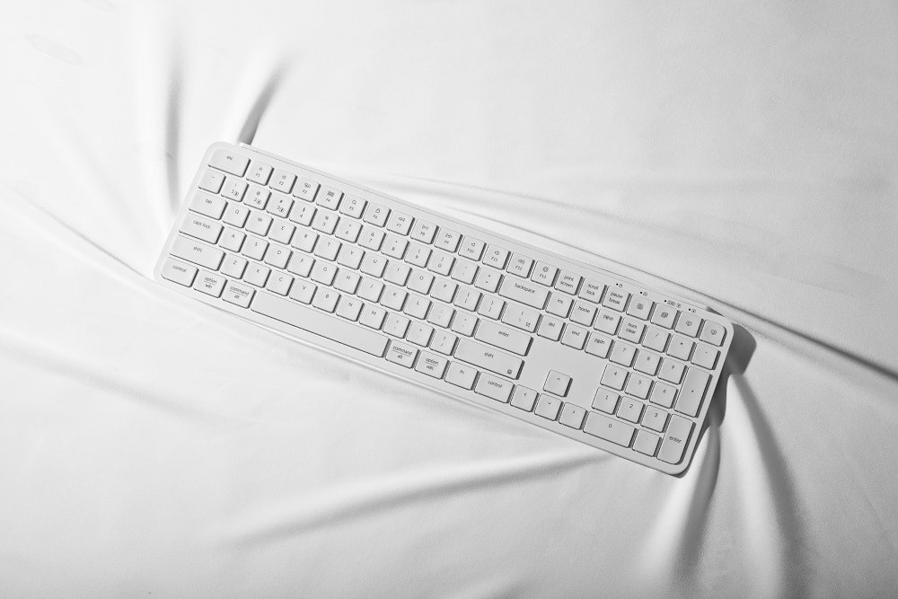 Keychron B6 Pro baterię 800 mAh 1200 godzin 8 miesięcy 5 godzinach dziennie pracy, czy nauki