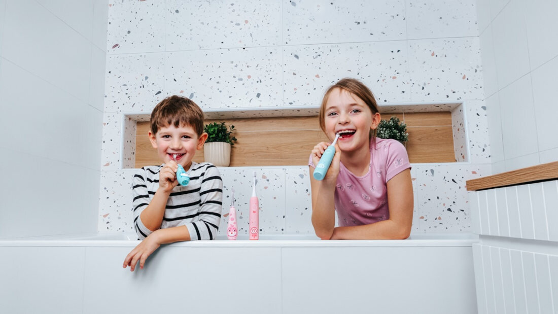 Szczoteczka soniczna CONCEPT Kids Kido Smile ZK6010 Różowy wygląd design tło prezentacja wizualizacja Zdrowe zęby i radość z mycia