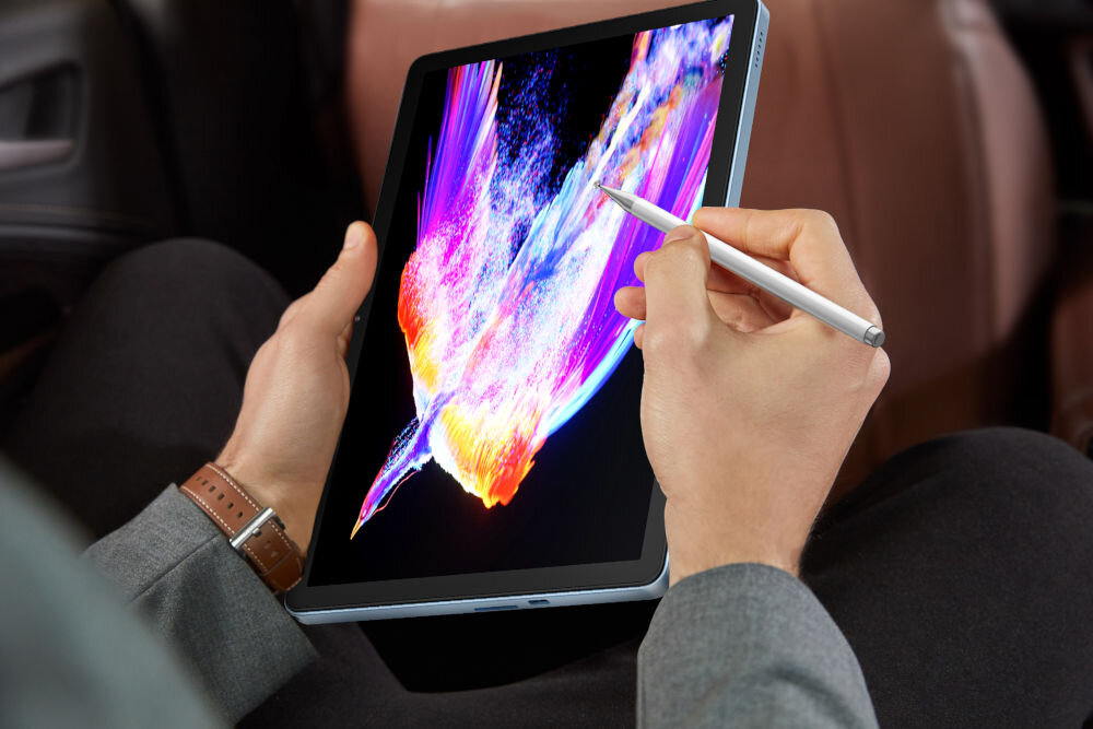 Tablet OSCAL Pad 9 10.1 cali 4/128 GB Wi-Fi LTE Niebieski prezentacja urządzenia w codziennym użytkowaniu ekran HF+ technologia IPS szerokie kąty widzenia wyświetlacz BOE dobra czytelność proporcje 16:10 przeglądanie stron czytanie oglądanie