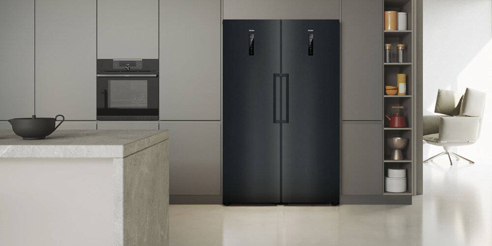 ZAMRAŻARKA HAIER H4F306DDH1L dwa urządzenia kolor czarny zabudowa piekarnik dopasowana do wnętrza minimalizm funkcjonalność trwałe materiały