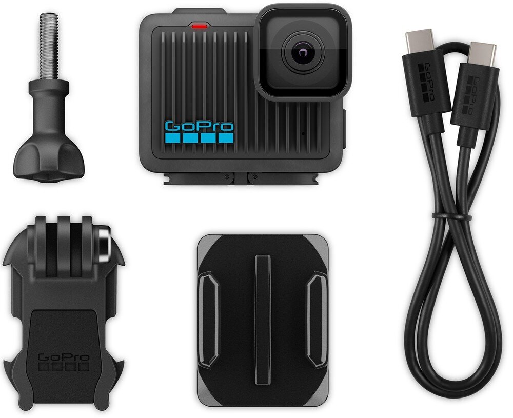 Na obrazie widoczna jest kamera sportowa z logo GoPro oraz akcesoria: śruba montażowa, uchwyt, płytka montażowa i kabel USB-C z logo GoPro.