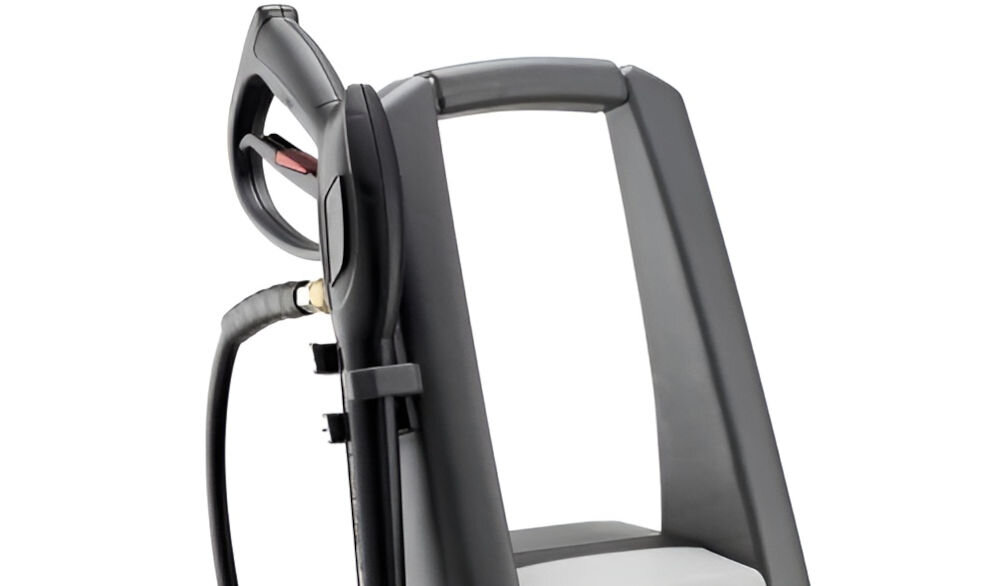 Myjka ciśnieniowa LAVOR Professional Alaska 1409 XP ergonomiczny uchwyt uchwyty na akcesoria przewód zasilajacy 5 m swoboda pracy wbudowany zbiornik detergentu funkcjonalne rozwiązania do profesjonalnych zadań i prac domowych 