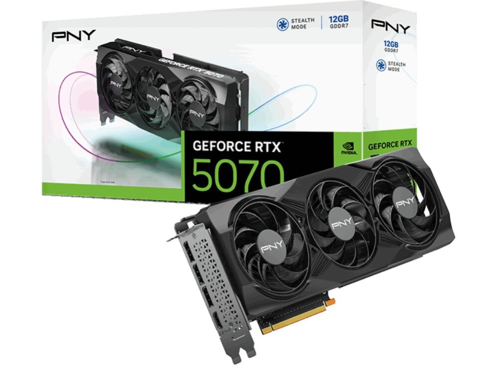 Karta graficzna PNY GeForce RTX 5070 Triple Fan 12GB Karta graficzna z trzema wentylatorami widoczna na tle białego opakowania z zielonym paskiem i dużym napisem '5070', opis