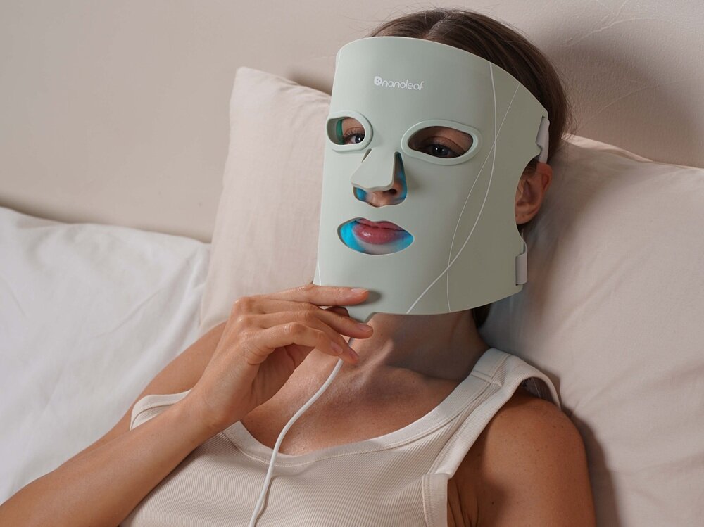 Maska LED NANOLEAF LED Therapy Mask lekka konstrukcja, podczas odpoczynku, regulowane paski, równomierne rozmieszczenie diod