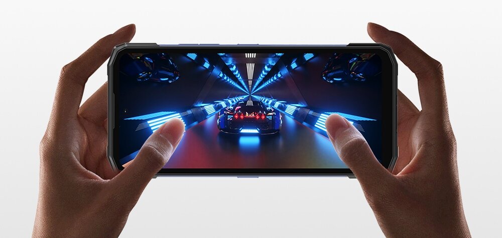 Smartfon DOOGEE Blade 20 w dłoniach  