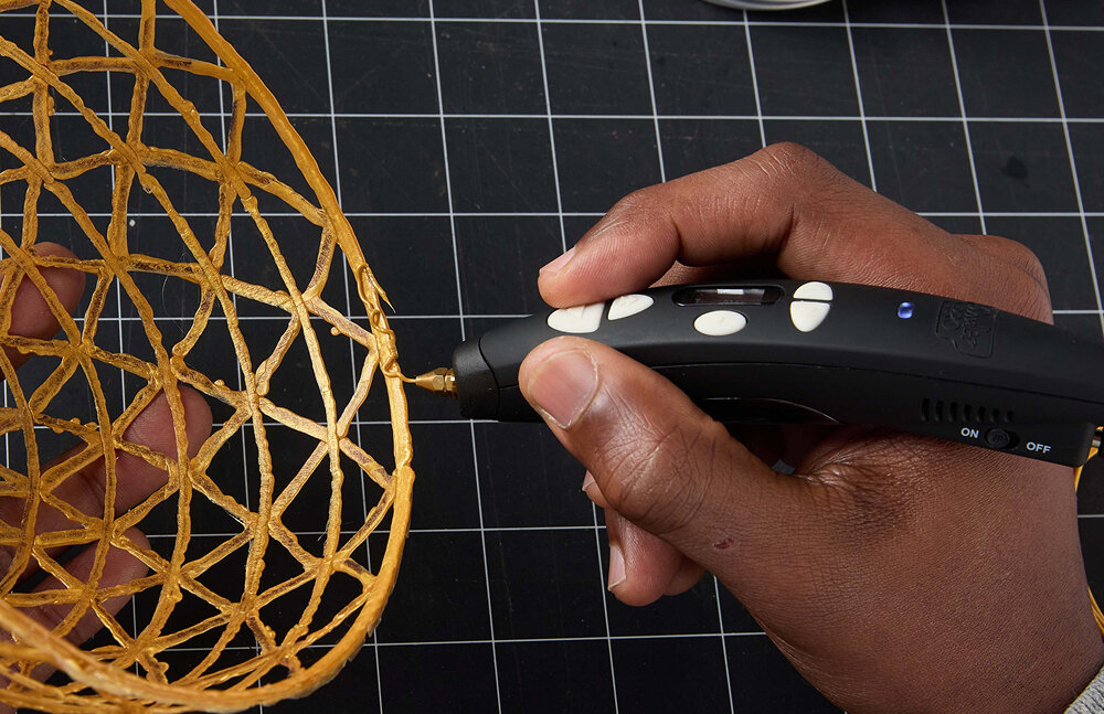 Materiały obsługiwane przez 3Doodler PROIII: drewno, miedź, stal, PLA, PHA, CF10