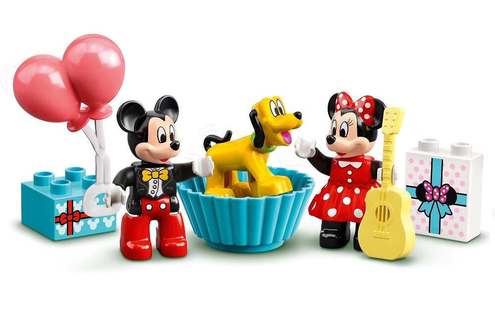 Zestaw klocków przedstawia figurki Myszki Miki, Myszki Minnie i psa Pluto, z dodatkowymi elementami jak balony, gitara i prezent. Miki i Minnie są ubrane w charakterystyczne stroje, a Pluto stoi w niebieskiej foremce.