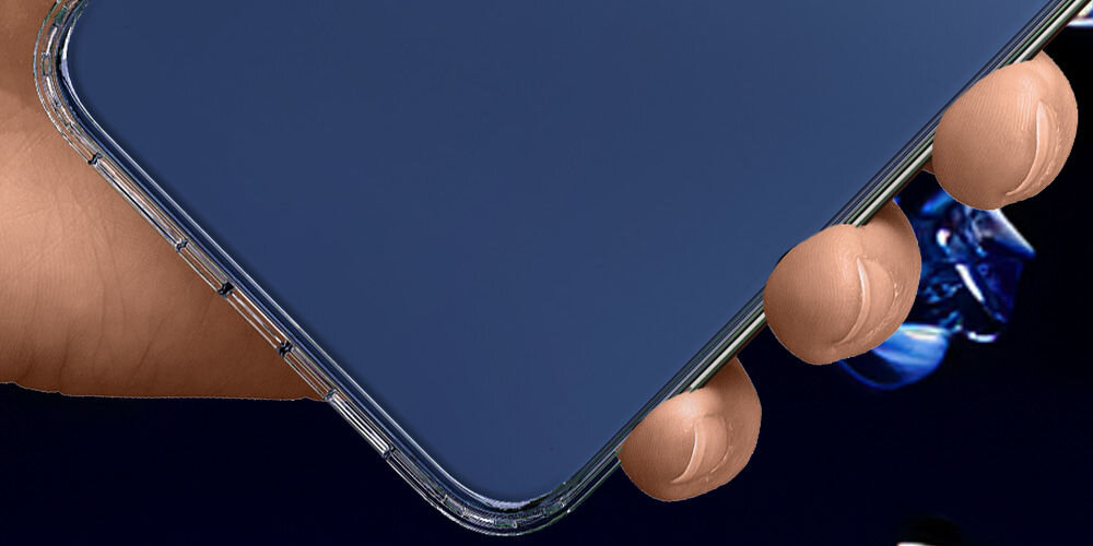 Etui 3MK Armor Case do Apple iPhone 17 Pro Max Przezroczysty zbliżenie na tył etui trzymane w dłoni personalizacja pokaż co lubisz