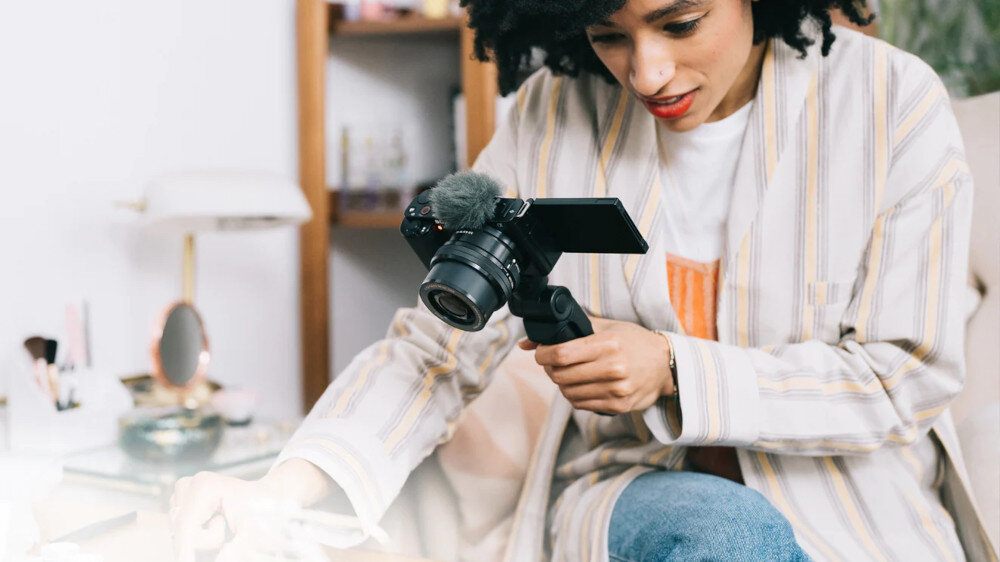 Aparat SONY ZV-E10LBD Czarny funkcje intuicyjnosc